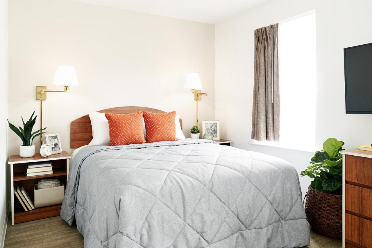Intown Suites Extended Stay St. Louis Mo - St. Charles Saint Charles Экстерьер фото
